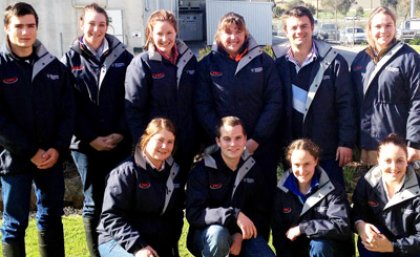 Back Left to right: John Noble, Tiffany Newcombe, Stacey Crawford, Alex Earl, Jarrod Lees (Coach; UQ), Hayley Piggott.
Front Left to right: Tamara Birrer, Tanner Adams (Coach; Texas Tech), Caitlin Dukes, Jessira Perovic (Coach; MLA).