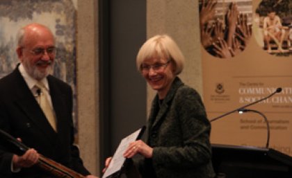 UQ Vice-Chancellor Professor Deborah Terry presents Human Rights Professor Cees Hamelink with The University of Queensland 2012 Emeritus Award for Communication for Social Change.