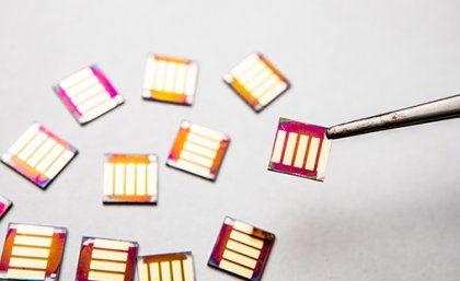 A UQ team have developed quantum dot solar cells that can be made into thin, flexible films and used to generate electricity even in low-light conditions